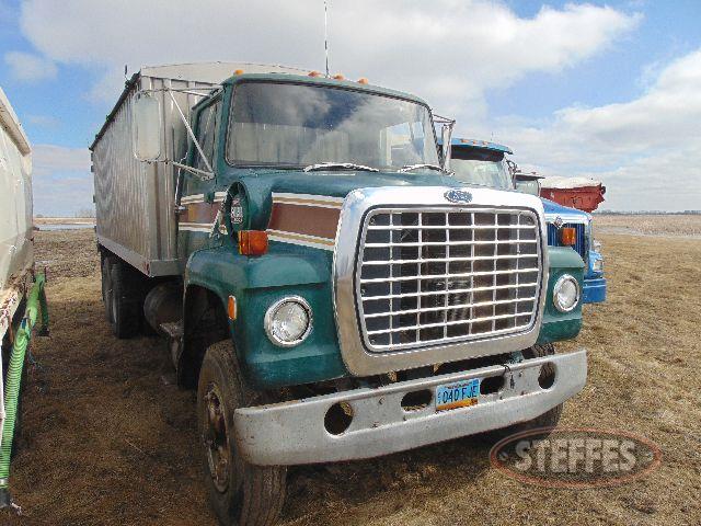 1979 Ford 800_1.jpg